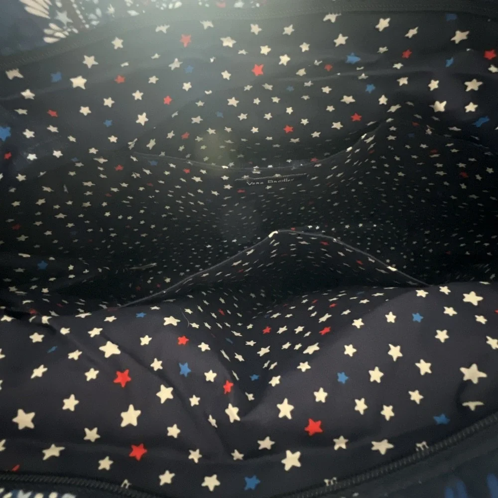 Vera Bradley bag Iconic Vera Tote in the Fireworks Paisley Brand New With Tags - Picture 9 of 9